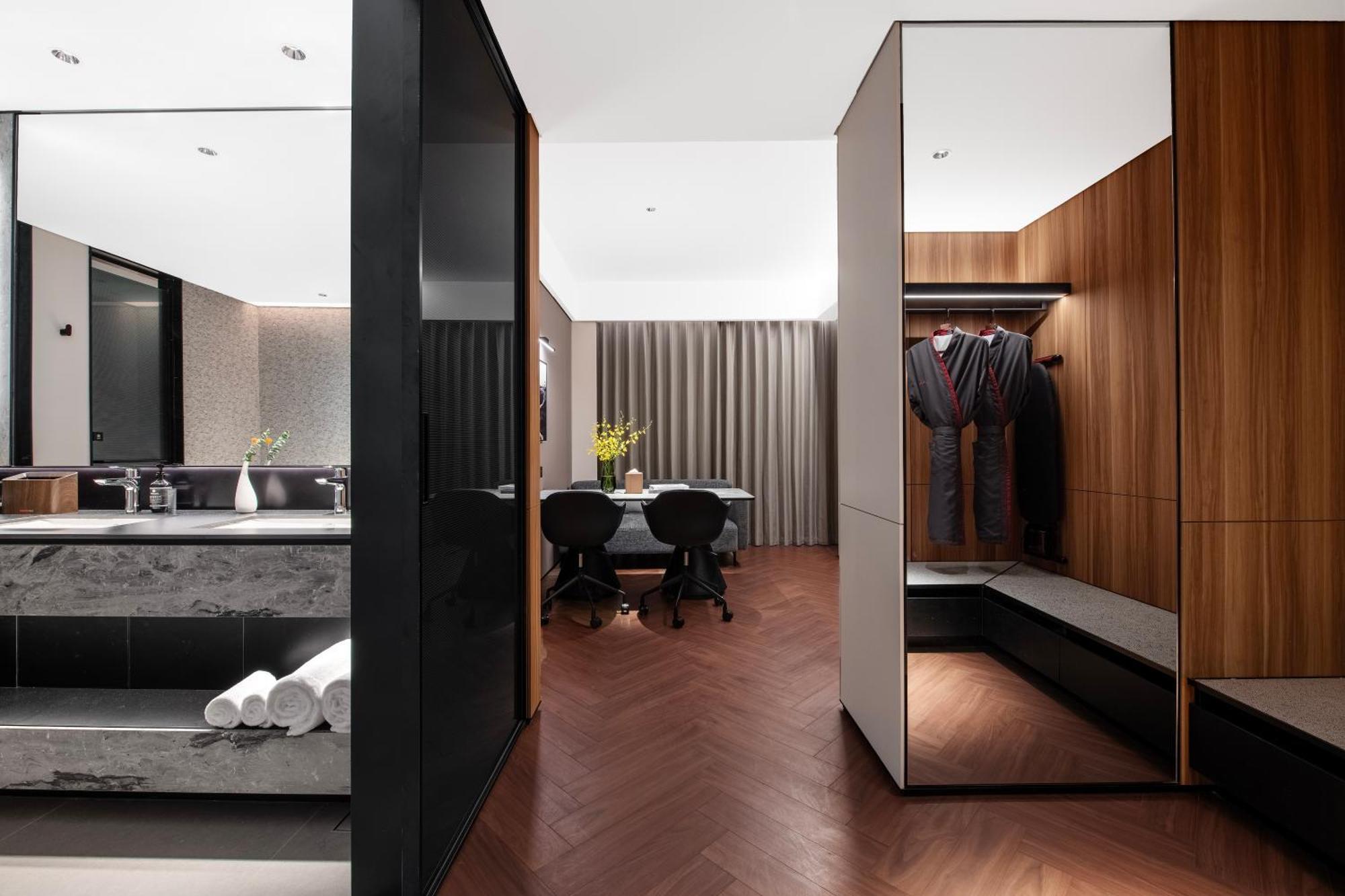 Intercity Xujiahui - Free Minibar And Near Yishan Road Metro Station Shanghai