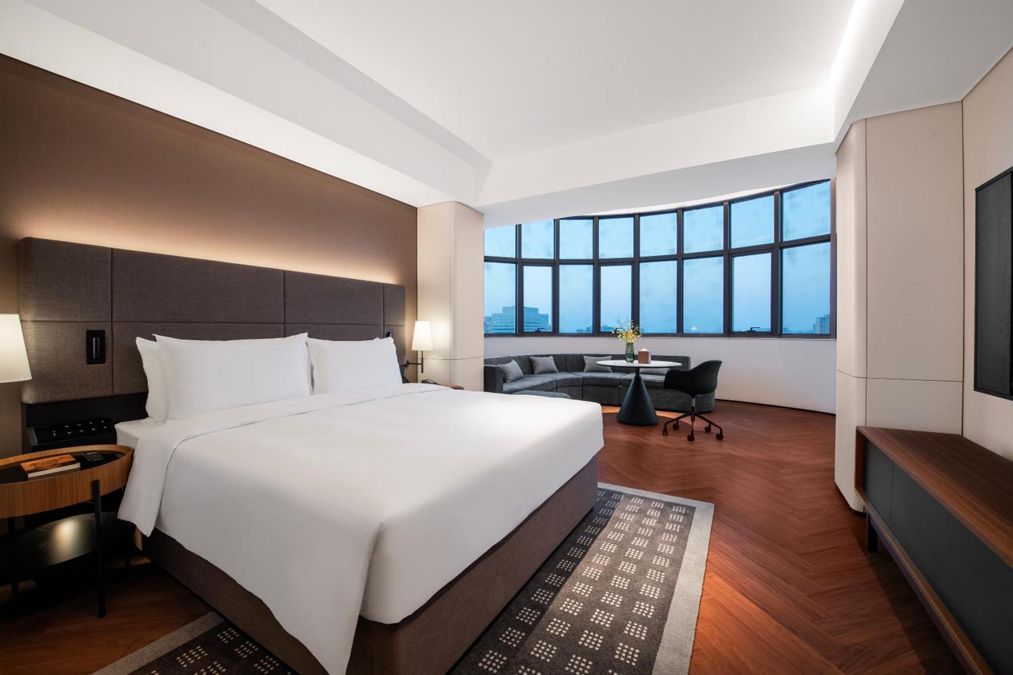 Intercity Xujiahui - Free Minibar And Near Yishan Road Metro Station Hotel