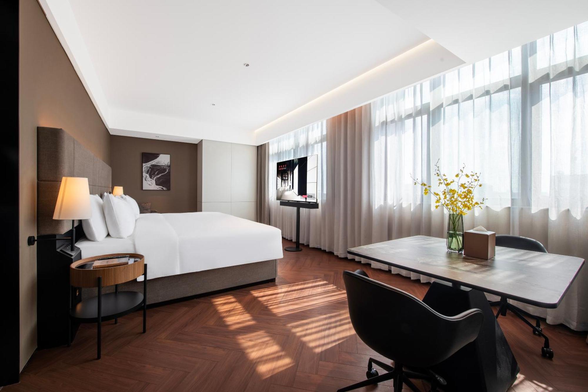 Intercity Xujiahui - Free Minibar And Near Yishan Road Metro Station Hotel 5*