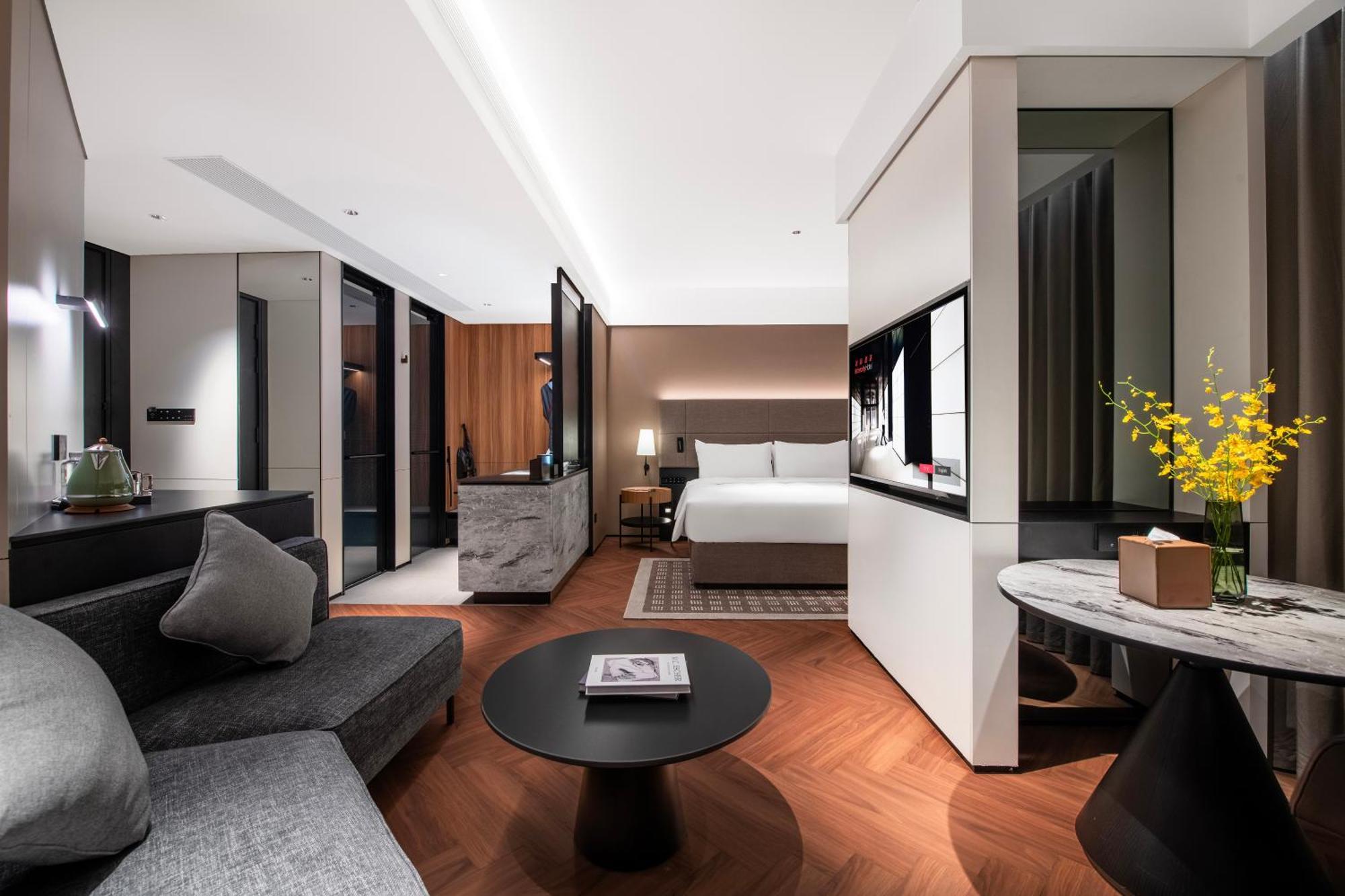 Intercity Xujiahui - Free Minibar And Near Yishan Road Metro Station Shanghai