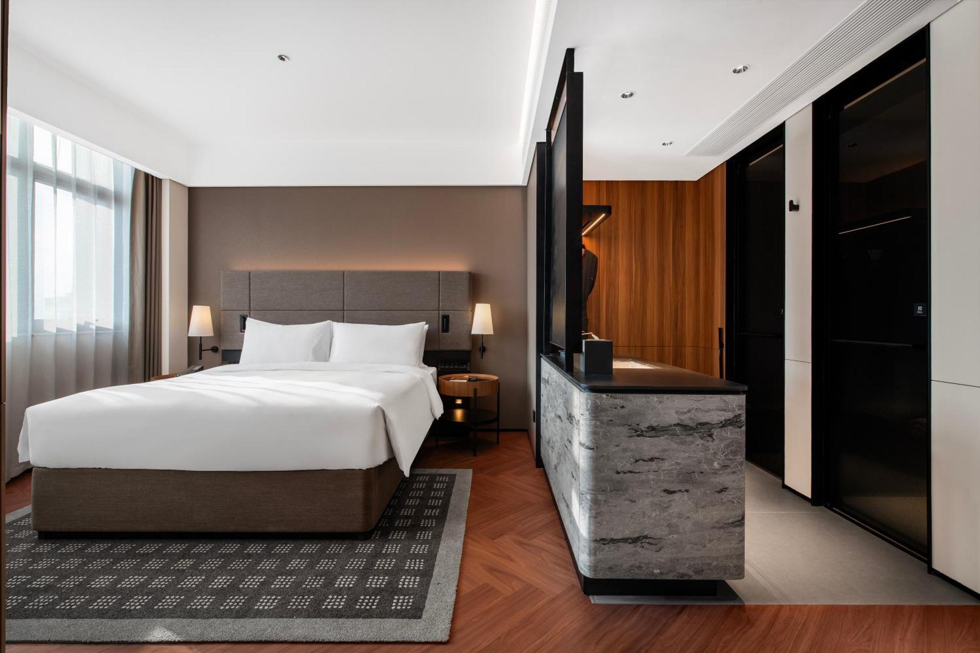 Intercity Xujiahui - Free Minibar And Near Yishan Road Metro Station Shanghai