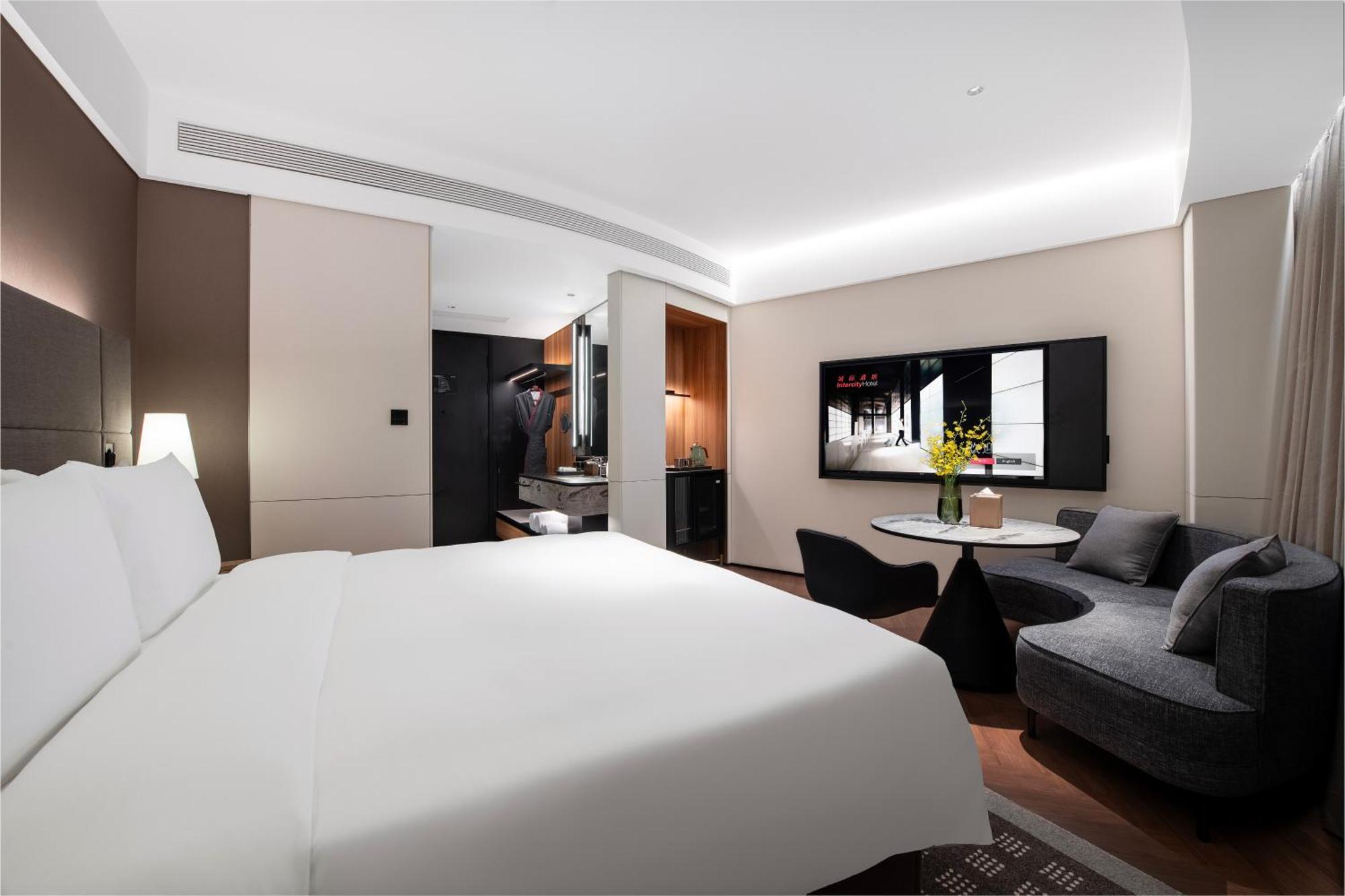 Intercity Xujiahui - Free Minibar And Near Yishan Road Metro Station Hotel 5*